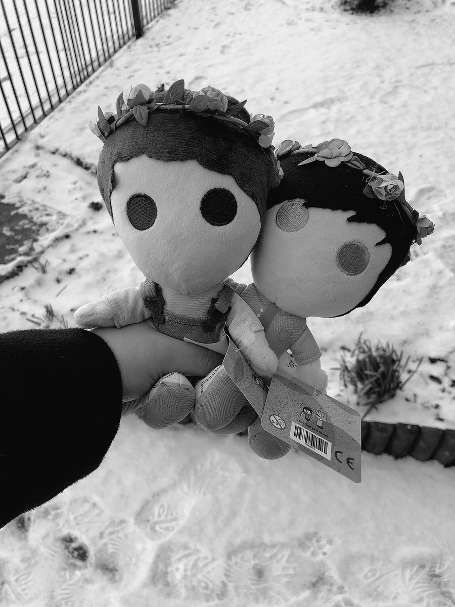 landosmarner's tweet photo. i dont think my new dan &amp; phil pastel plushies were expecting to be playing out in the snow today😯❄️ so happy they arrived 💞 @danielhowell @AmazingPhil @danandphilshop https://t.co/MdeeflvHse