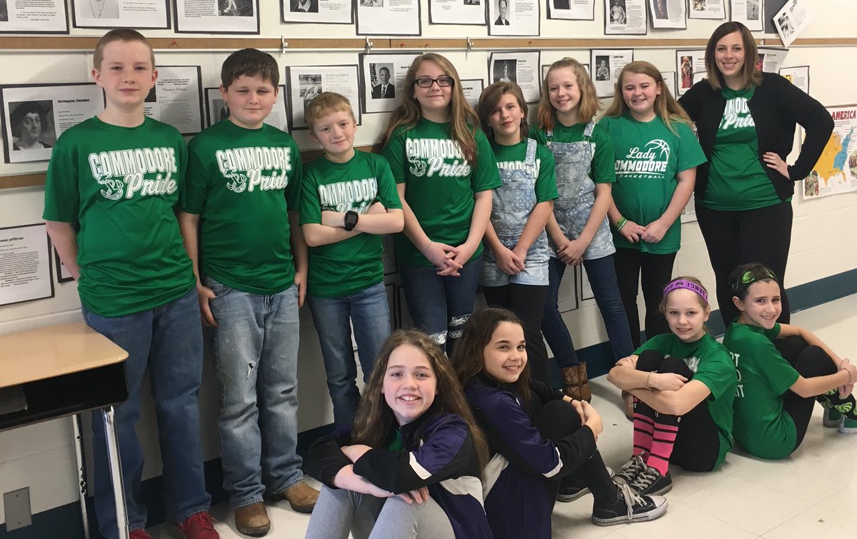 AudraLueken's tweet photo. The spirit day is “twin day.” #twinning #luekencrew #pccsk12 https://t.co/Sbp2kqV68z