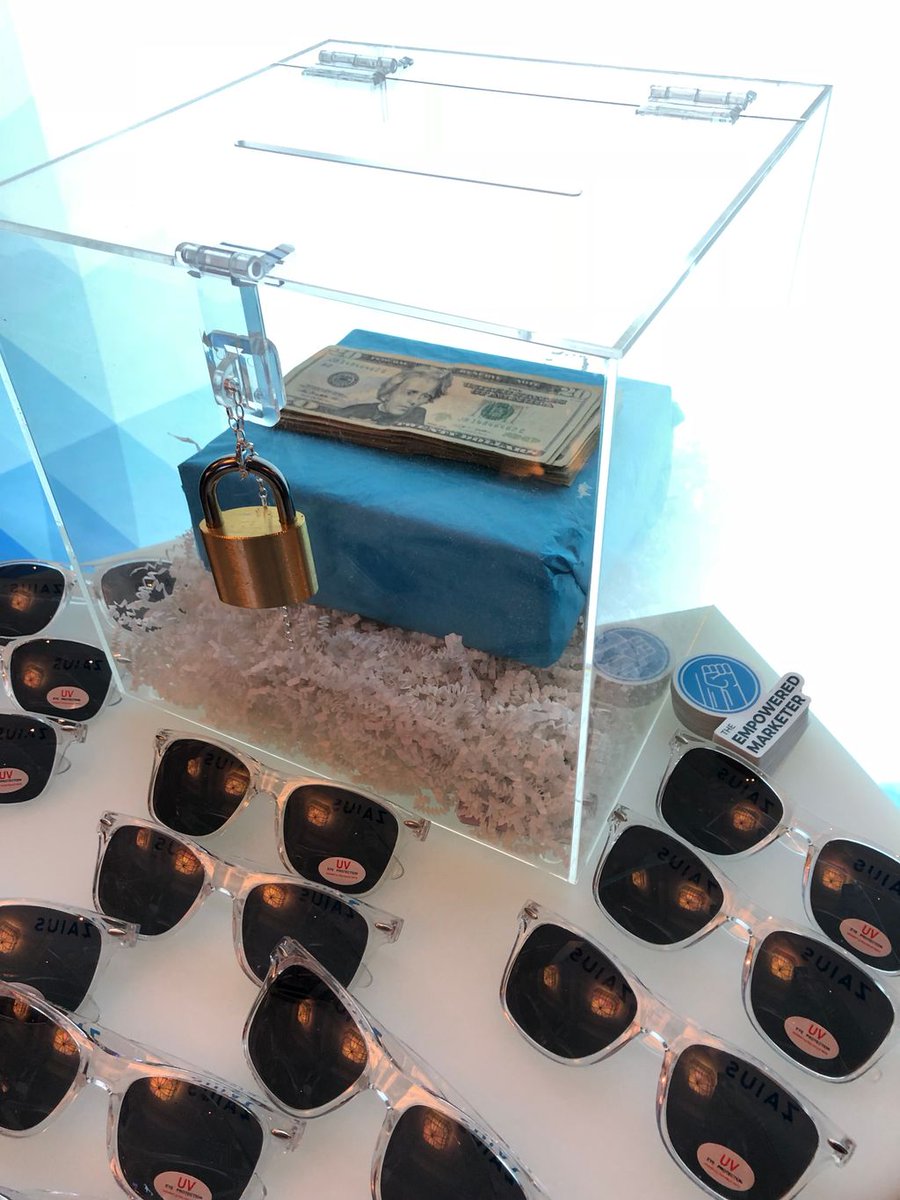 getzaius's tweet photo. We are officially ready for #etailwest! #Marketers, did you get your key at registration? Come by booth 606 to find out if this stack of cash is yours... #getzaius https://t.co/i8NByI31hS