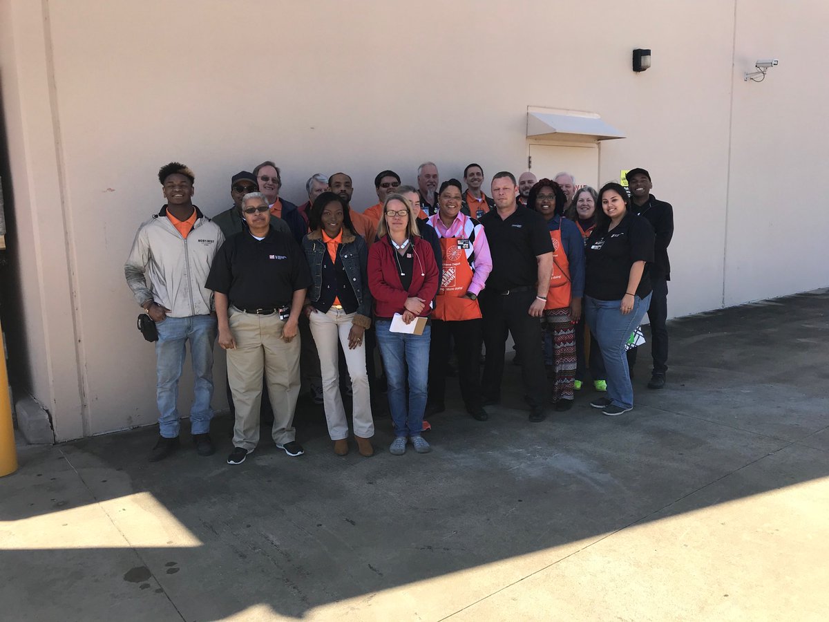 OTyehimba's tweet photo. Outstanding Crown Bolt training with Mark Brumlow!! https://t.co/coiKKlvYth