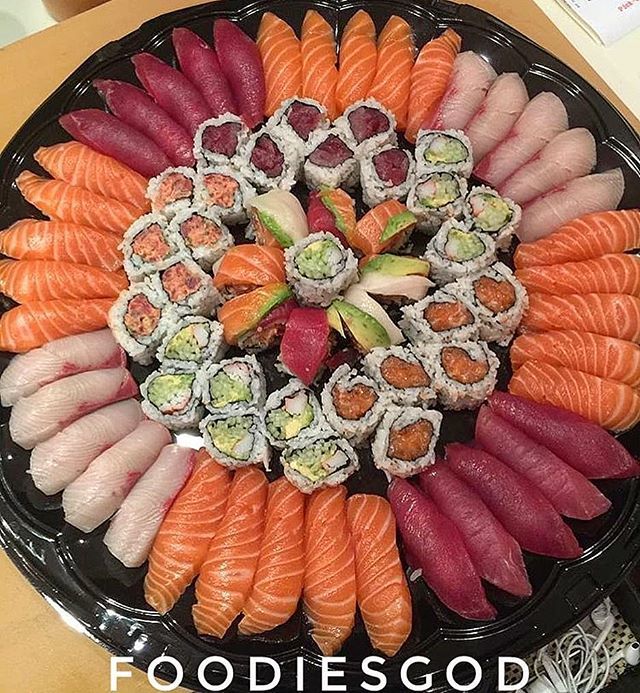 KevinO173's tweet photo. Good afternoon and Bon appetite to y'all!!!
#sushi #nighiri #salmon #tuna #fish #seafood #rice #restaurant #lunch #lunchtime #foodie https://t.co/yixwIGwJ45 https://t.co/yUr7uhZPnC