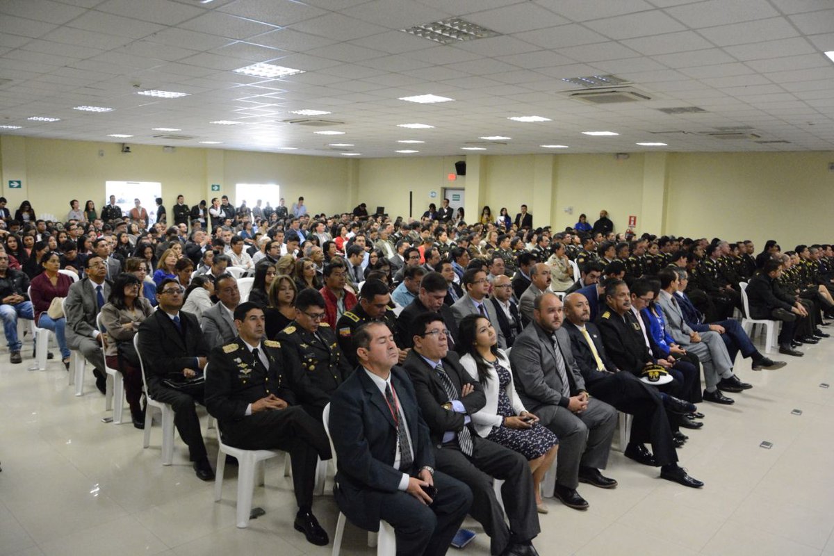 PoliciaEcuador's tweet photo. "La gestion policial se ha basado en tres aristas. Cumplir la misión constitucional, bienestar policial y de sus familias e innovación y desarrollo", #CmdtGralMantilla  #RendiciónDeCuentas2017 https://t.co/qCwDdUZb51