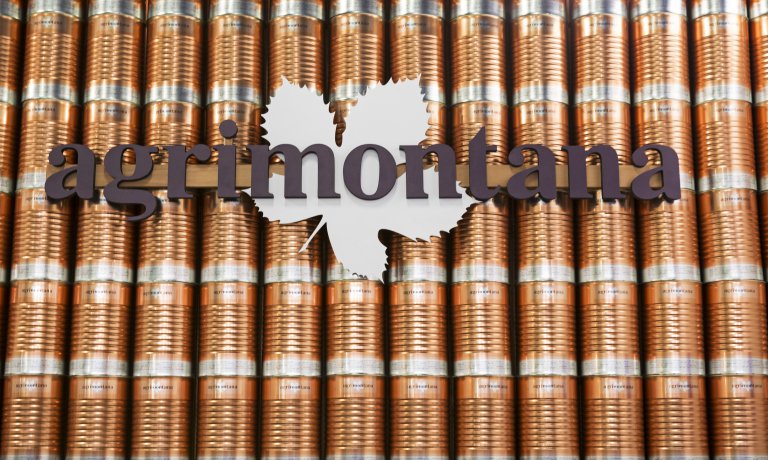 identitagolose's tweet photo. Semplice, giusto, sbagliato: incontro tra pasticceria e mixology.
La scommessa di Agrimontana a Identità Cocktail, "complici" due fuoriclasse come @andreatortora1 e Andrea Cason https://t.co/E9jL4hjKSa #IGmi18 https://t.co/QT1wXVZYmv