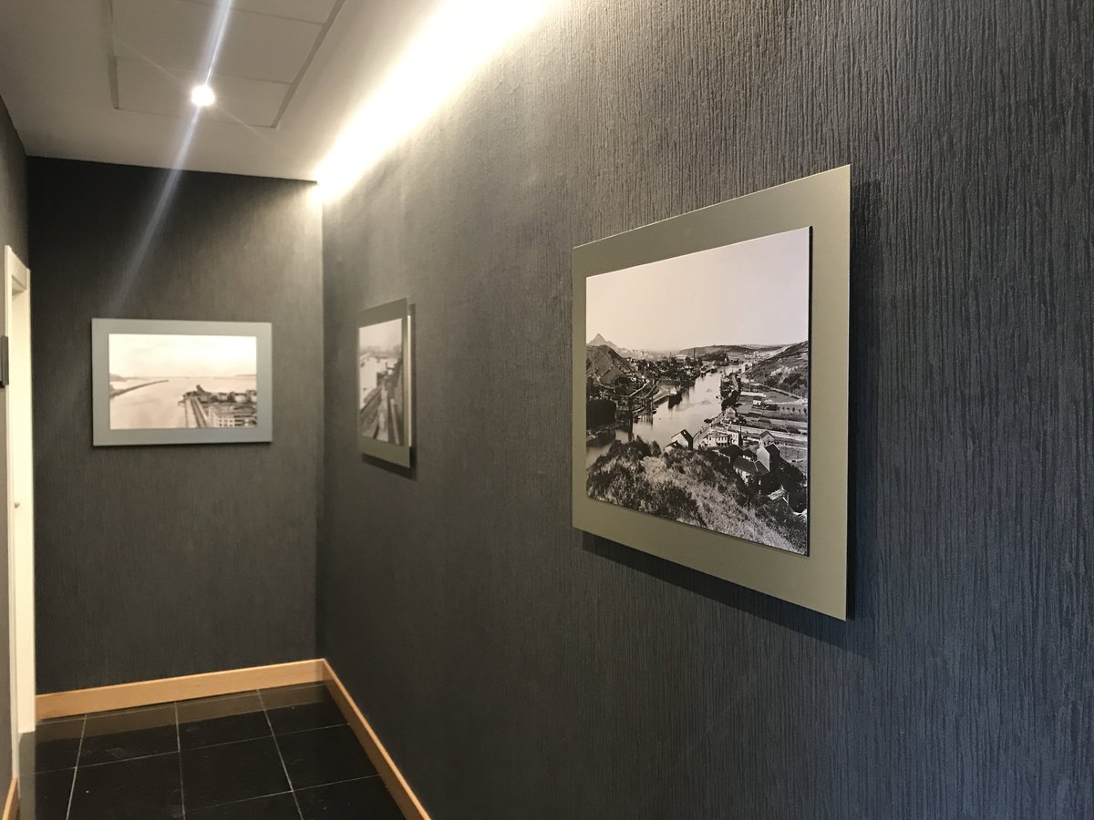 AeroCadR's tweet photo. #Decoración de zonas comunes de un edificio de #oficinas. Fotos impresas en papel @ADGraphics_NA #MPI8000 texturizado, pegadas sobre un #composite de acero #inox a modo de #paspartú.
La señalética va a juego con el mismo composite.
https://t.co/PY6l7RWrhq
#cuadros #personlizados https://t.co/tVwCQ0jELQ