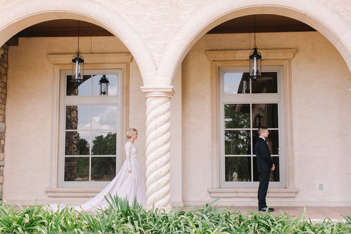 Real Bride Alexa's feature is #OnTheBlog! A gorgeous bride in the Hayley by <a href="/HayleyPaige_JLM/">Hayley Paige</a>  gown, which was expertly preserved by Association member @OSGownCleaning. Link>>> goo.gl/9TUr55