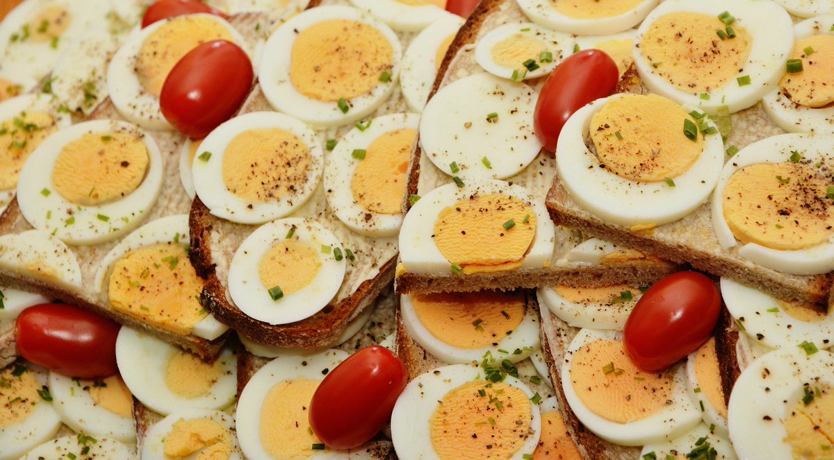 metadiet_ltd's tweet photo. Top tips and myth busting for exercising on a weight loss diet:
- DO eat carbs, or risk bad moods
- DO eat before a work-out, but leave a gap
- DO eat after a work-out, but keep it low calorie
- You CAN have a protein shake to repair, but it's not essential. Any protein will do! https://t.co/bh4vKPV0iZ