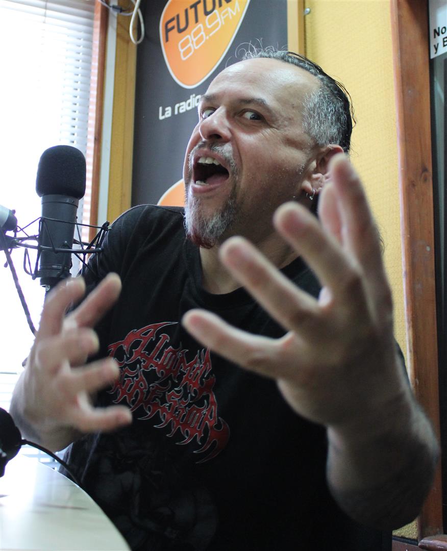 Con <a href="/PeraCuadra/">🤘</a>, de 2 a 4 repasamos pasado y presente de Futuro en Con la Ayuda de Mis Amigos! Escúchalo acá envivo.futuro.cl