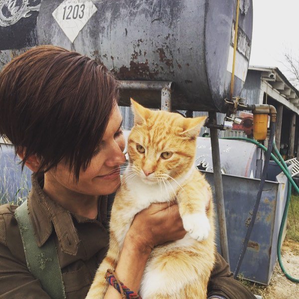 maggie_gracefr's tweet photo. Photo postée par Maggie sur Instagram : #thewalkingdead a peut-être eu Shiva Shiva 🐯 (RIP) mais nous avons un tigre #ftwd de notre côté! #setpet #notCG #rawr #zombiecatsofinstagram https://t.co/6j3yq7iMJv