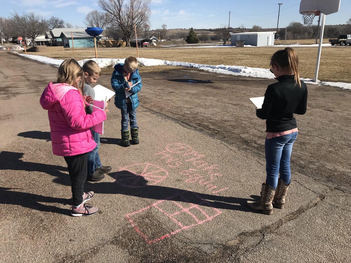 SarahRosno's tweet photo. Soaking up some VitaminD while working on fractions on this beautiful morning! 😍☀️
#MaywoodPride 
@MaywoodSchool https://t.co/eh580ypDF0