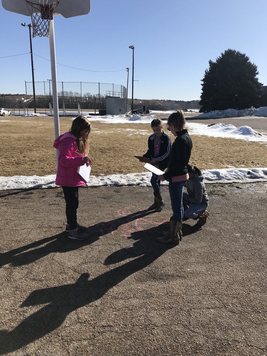 SarahRosno's tweet photo. Soaking up some VitaminD while working on fractions on this beautiful morning! 😍☀️
#MaywoodPride 
@MaywoodSchool https://t.co/eh580ypDF0