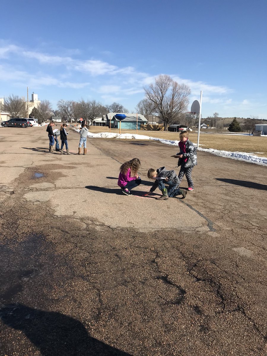 SarahRosno's tweet photo. Soaking up some VitaminD while working on fractions on this beautiful morning! 😍☀️
#MaywoodPride 
@MaywoodSchool https://t.co/eh580ypDF0