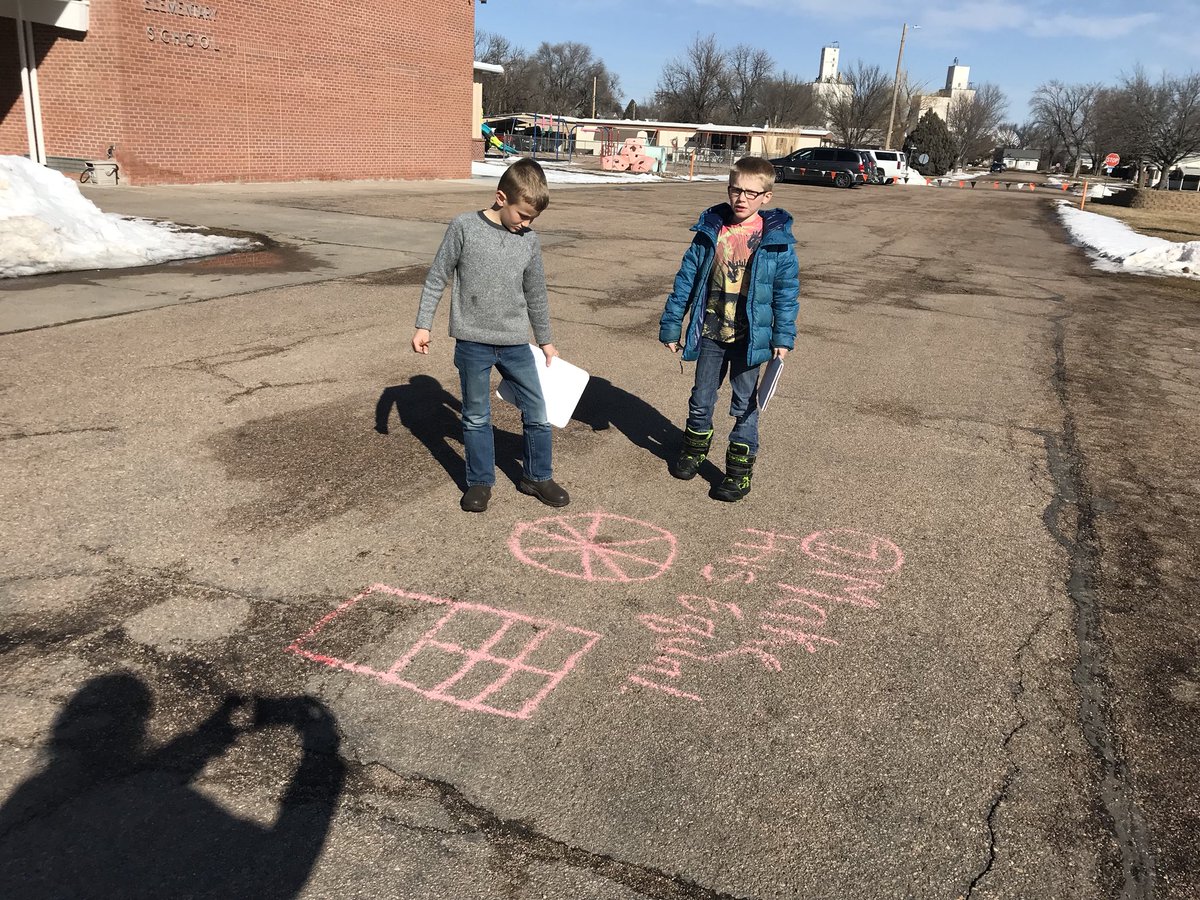 SarahRosno's tweet photo. Soaking up some VitaminD while working on fractions on this beautiful morning! 😍☀️
#MaywoodPride 
@MaywoodSchool https://t.co/eh580ypDF0