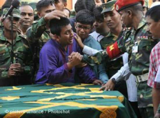 NasimulK's tweet photo. #India is the main barrier to restoring #Democracy in #Bangladesh, the belief is slowly plunged into BD intellectuals. If India continues to back one party in #Bangladesh, obviously the #IndoBangla friendship will go to the corner.
#FreeKhaledaZia
@hrw @realDonaldTrump @CNN @BBC https://t.co/gocLvz2e0Z