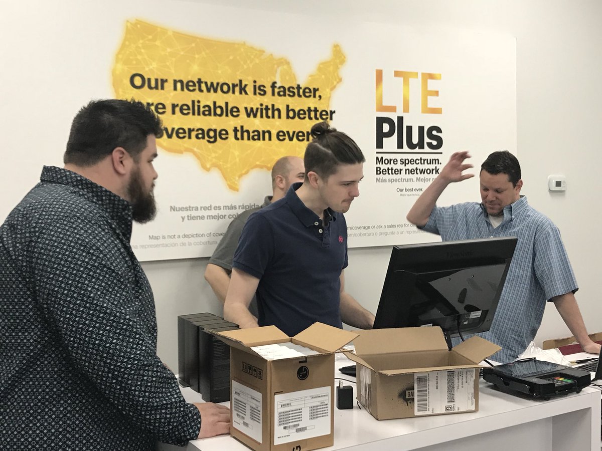 erinkorski's tweet photo. Living that Sprint Select life! #conversionweek #connectivitysource https://t.co/wXRp9Vx8s7