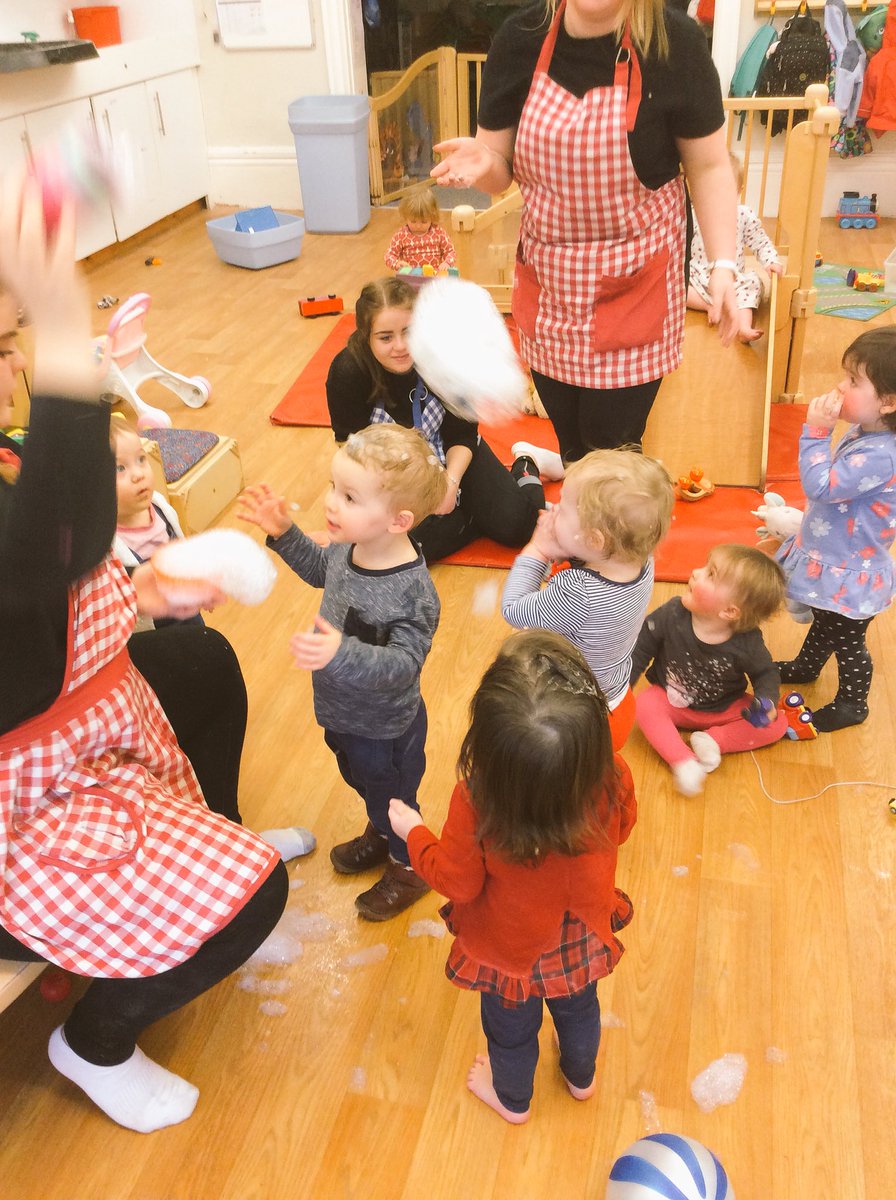 snapgrosvenor's tweet photo. Babies experience their own blizzard today!! #snowyday #bubblesnake #blizzard https://t.co/LjrXuK1JyA