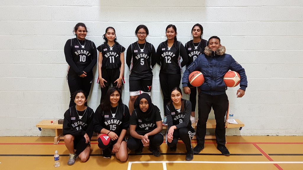 rusheymeadpe's tweet photo. A great performance but just not meant to be... yr11 take the loss against a strong Hinckley Academy in the semi-final #TeamLeicestershire #Basketball #proud #GoRushey https://t.co/XFeQhyHGcG