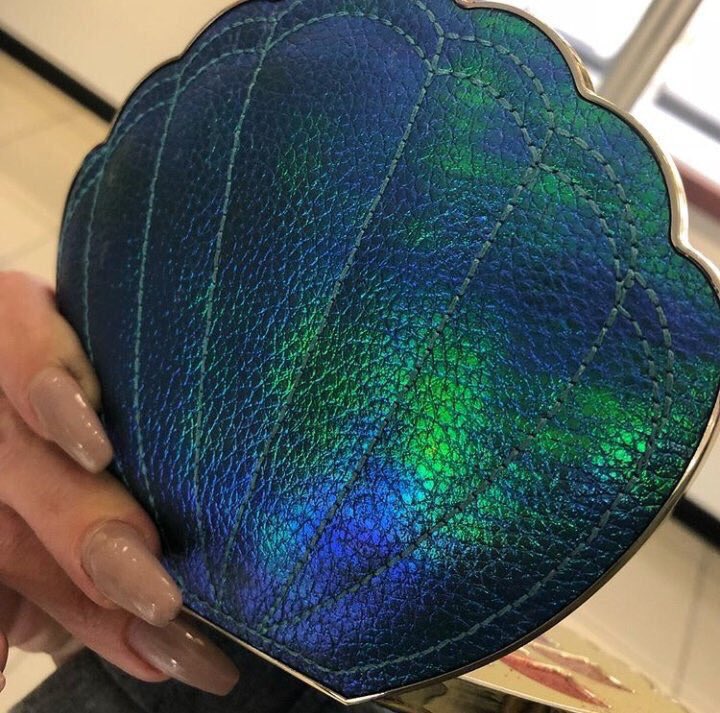 kitglow's tweet photo. Tarte’s Be a Mermaid and Make Waves palette, I'm in love 😍✨ https://t.co/m8ki8mo0Iz
