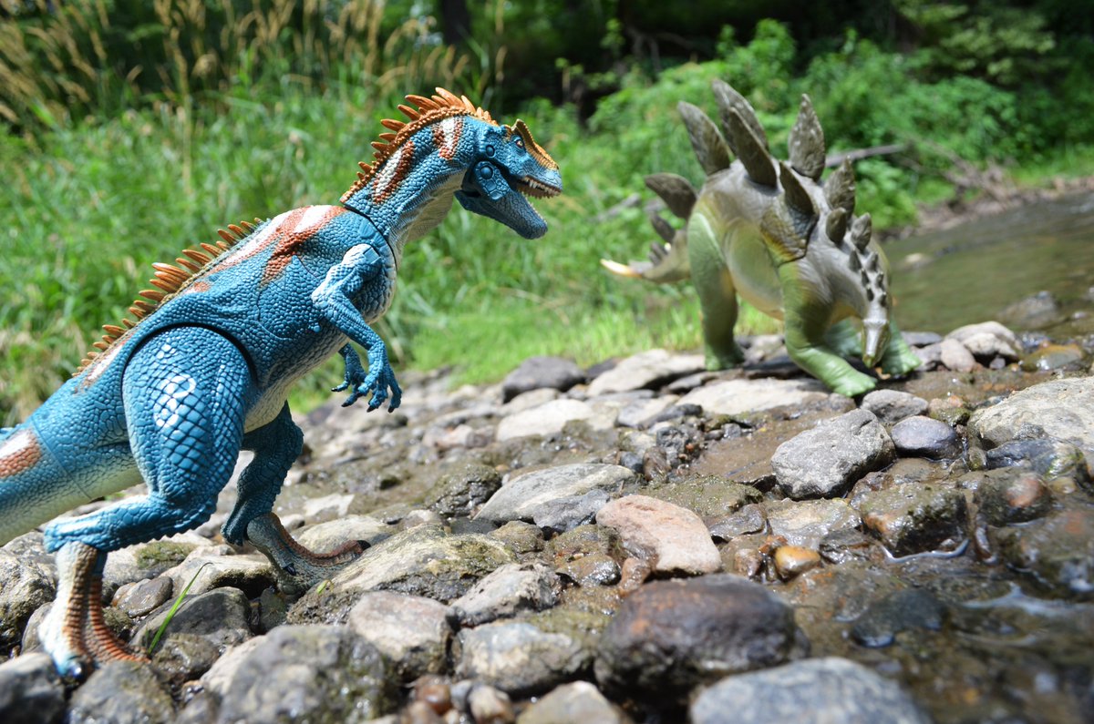 JMaloneActs's tweet photo. Can't wait for it to be green again outside. Well... that, and the #Jurassic figures from @Mattel :P

#JurassicWorld #JurassicPark #TwoLongMonths #CreativeStreak #CHOMPINatthebit #dinoramas #FallenKingdom #Run https://t.co/kj7phx3U4w