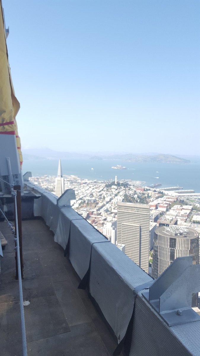 BurmeseLotus's tweet image. Top of the Salesforce Tower..#killerview