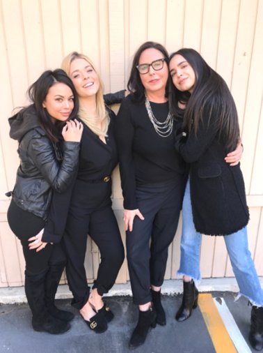 Gitte298's tweet image. "Our beautiful journey continues. ❤️❤️❤️" #PLLPerfectionists #PLL #PLLForever @PLLTVSeries @JanelParrish @SofiaCarson 📷: @imarleneking @miss_jillyb @SashaaPieterse