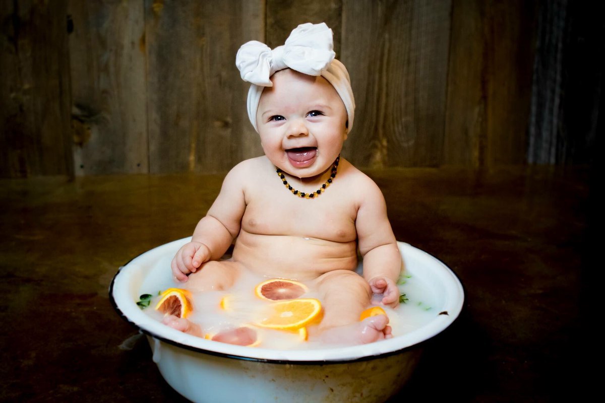 HealthyDentCo's tweet photo. Girls' Night Out Vendor Highlight!

Lola Collett Photography 

LC Photography was created by our very own Melissa Dubois. With expertise is weddings, family, infant, and senior photography and more, Lola Collett can be your go to for all of your picture needs!
March 22 5-8 https://t.co/9noP4qnUFt