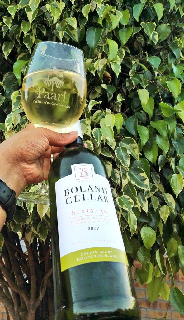 Throughmywinegl's tweet photo. All this talk about @OmmiBerg on the @SAwineshowcase has made thirsty. Luckily I can treat myself to @BolandCellar #sixty40 #ommiberg #ommiberg2018 #SAwineshowcase https://t.co/khVfdhuqct