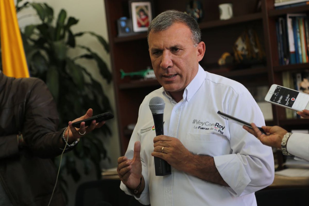 SenadoGovCo's tweet photo. Senador @RoyBarreras radicó Proyecto de Ley que busca congelar  por 5 años las tarifas del cobro del impuesto predial en las capitales de departamento. https://t.co/sfxWIJaZda