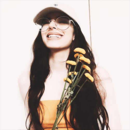 bheautifhul_'s tweet photo. Adoramos a perfeição, porque não a podemos ter; repugna-la-íamos se a tivéssemos. O perfeito é o desumano porque o humano é imperfeito. 
   Fernando Pessoa. https://t.co/EGqy3IWlBT