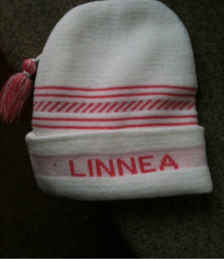 Standardkit Landhockey!

-snodd skolklubba(gul) 
-snowjoggers (snabba)
-syrrans eller hittad namnmössa