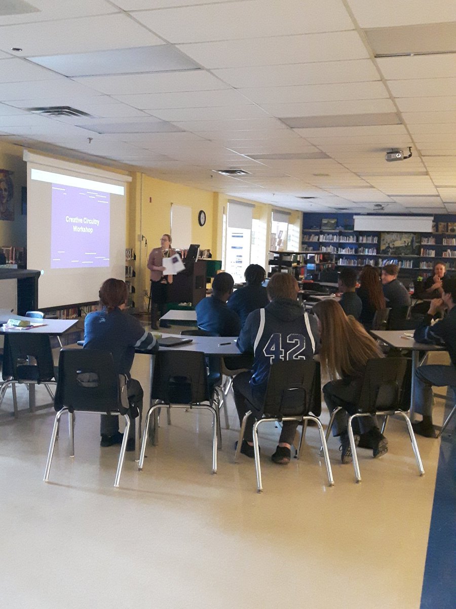 mctavish_h's tweet image. Lancers participate in the third @BramptonLibrary #techworkshop today. Experimenting with &quot;Creative Circuitry&quot; #LancerLearning