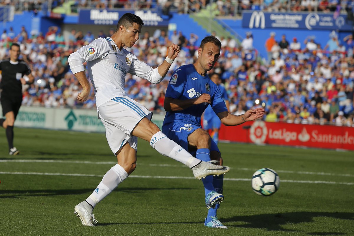 Derbi madrileño en el que los chicos de Zidane están obligados a ganar para seguir en la terna.

⚽ Real Madrid - Getafe
#LaLiga
📅 Sábado, 3 de marzo, 20:45
📍Santiago Bernabéu, #Madrid

Reserva tu vuelo/hotel  ⚽✈️
goltraveling.es