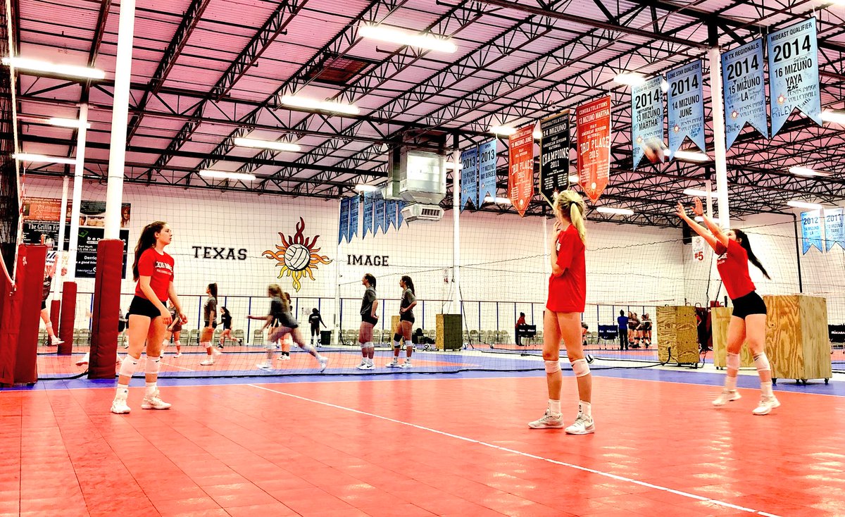 TXImg16ASICSBlk's tweet image. Back in the gym last night working hard in preparation for the Tour of Texas Finals this weekend! #touroftexas #volleyball #ImageSTRONG