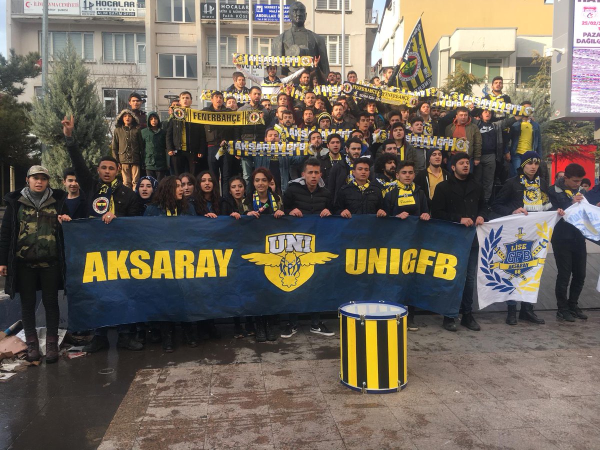 AksarayUNIGFB's tweet photo. Kampüslerde hep dillerde, bu sevda bitmez gönüllerde.. 
#serseri #psikopat #fırlama https://t.co/c3qR1P3Rng