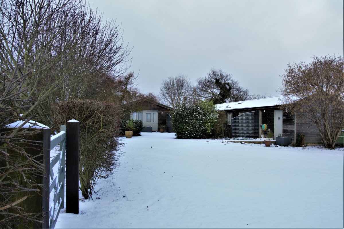 BoundaryStables's tweet photo. First proper snow at Boundary Stables Happisburgh, Norfolk https://t.co/RUthx4XfGP