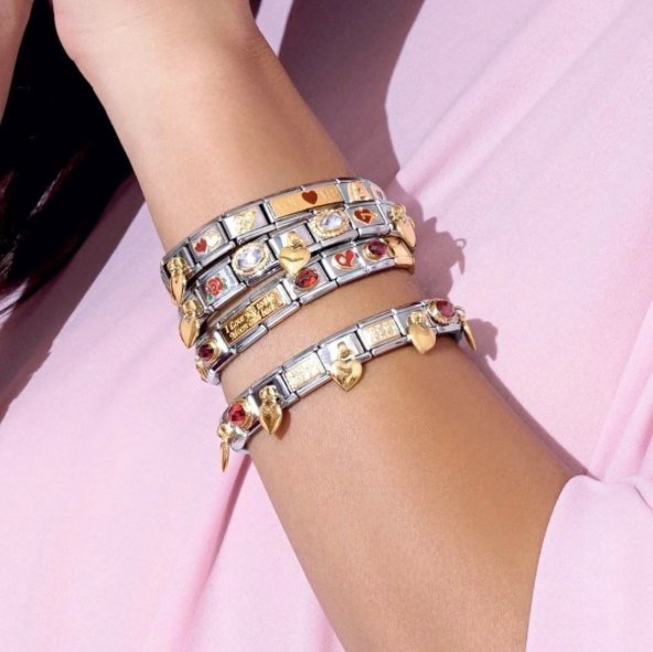 EnviroJewellery's tweet photo. So gorgeous!!! #Nomination #Italy #Manchester #bracelets #gold #hearts #loveyou #charms #fashion #fashionable #fashionista https://t.co/4bN3RcRi8R