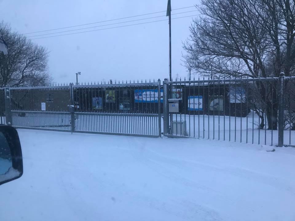 WatersportsKent's tweet photo. Hmmm...!! 🤔🤔
A photo from last year and a photo from today... Spot the difference; what’s happened!? #snowdisaster Action Winter Sports it is then - Who’s up for some snowboarding? 😝 https://t.co/pfUZgsyvvY