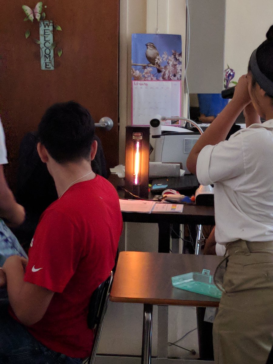 Students learning how astronomers gather information about objects in space using spectroscopy @NISDSecSciene <a href="/NISDNAMS/">NAMS</a>