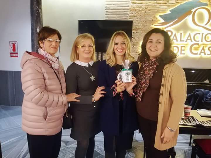 AFAMMERGRANADA's tweet photo. Y para concluir el dia, "Tomamos cafe con..Sara Mercado" una entusiasta de la educación y la musica hemos tenido la oportunidad de conocer el @SancalMetodo que trabaja la música y la neurociencia.

#Afammer
#Afammergranada
#tomamoscafecon
#solycrema
#musarte
#Motril https://t.co/012sATKHKT