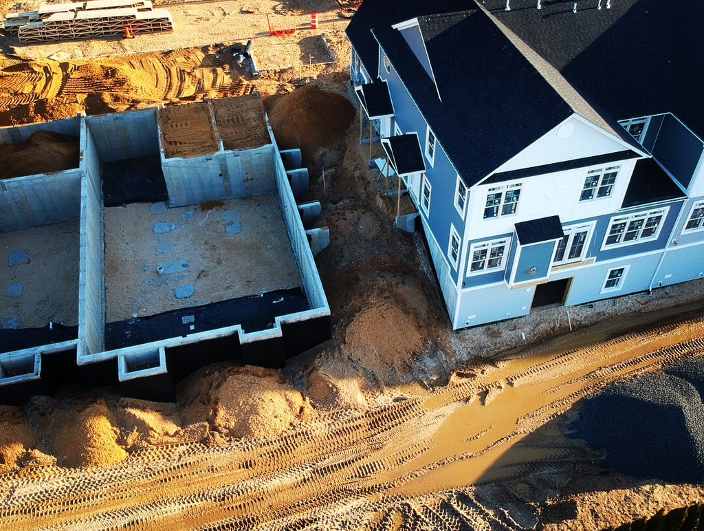 dronepodcast's tweet photo. Show your customers what you are building with a #drone ! #buildny #construction #aerialview #resultswithdrones ) #dronepodcast Would you like to hear more about using drones in #construction &/or #landdevelopment ... let us know below! 👍 https://t.co/P1KkX19La2