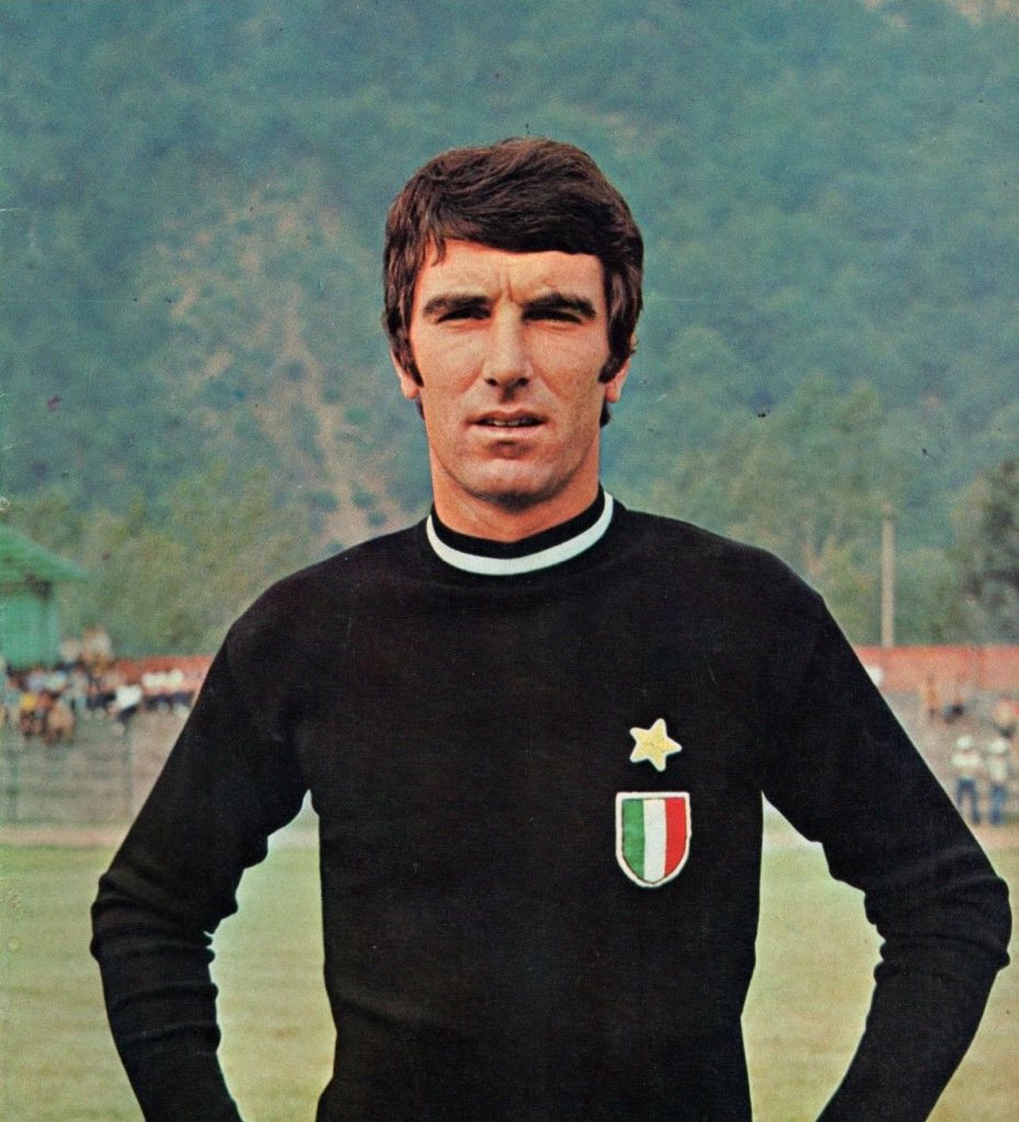 Happy birthday to Juventus legend Dino Zoff, who turns 76 today.

Games: 476 : 9 