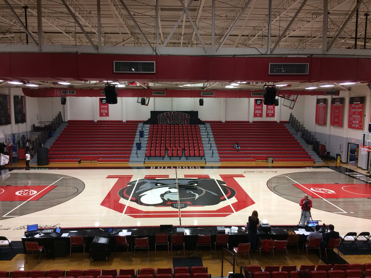 uubuster's tweet photo. See those seats in the student section? Let’s FILL them tonight for the big game! Doors open at 5 and the first 500 get a Dub bobble head! #FillTheFred #WeAreUU https://t.co/cI6Hr8JU52