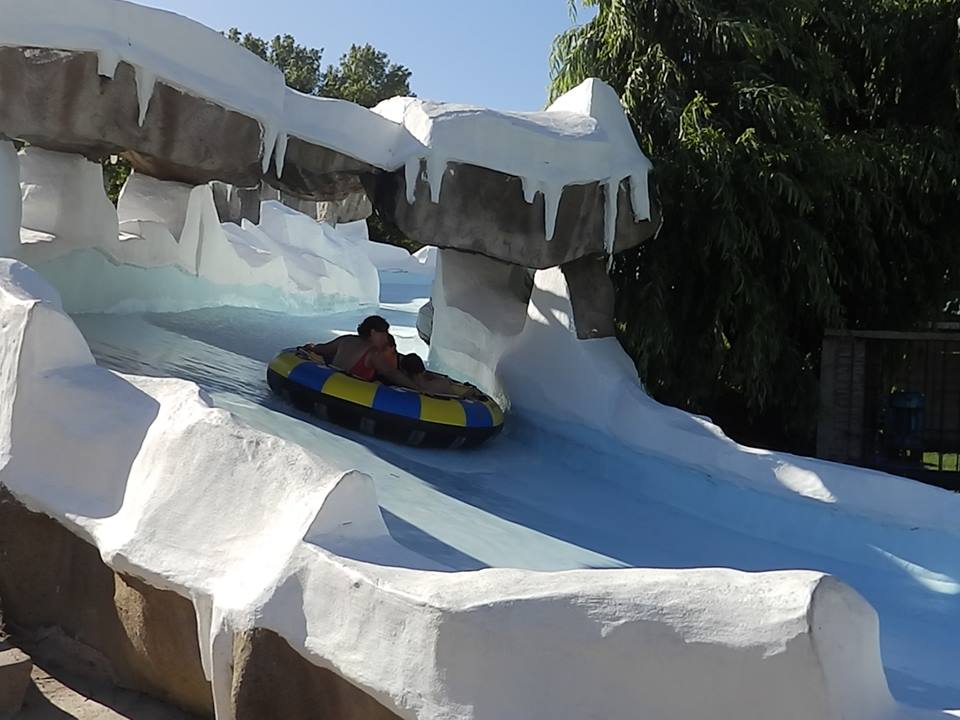 AQUASOLmdp's tweet photo. Extreme Ice
Una inolvidable travesía de rafting entre las caudalosas aguas del Extreme Ice en un bote para 4 pasajeros... desde las nevadas cimas atravesando grutas y cataratas para un feliz final en las orillas del lago!!! https://t.co/eR4fnLP8Ay