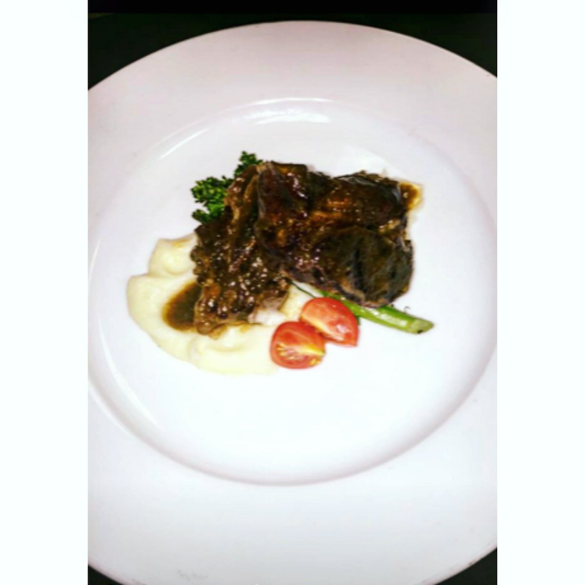 chefecurry's tweet image. #TastyTuesdays! Short ribs with puréed potatoes &amp;amp; sauteed broccoli 🤗🍖🥔❤🍽. #ChefCurry #TexasChef #ATXChef #ATXEats #CleanEating #Food #Foodie #Catering #PrivateChef #PrivateParties #ILoveFood #ILovetoCook #Cooking #Chef #Austin #Leander #Lakeway #Westlake #SteinerRanch