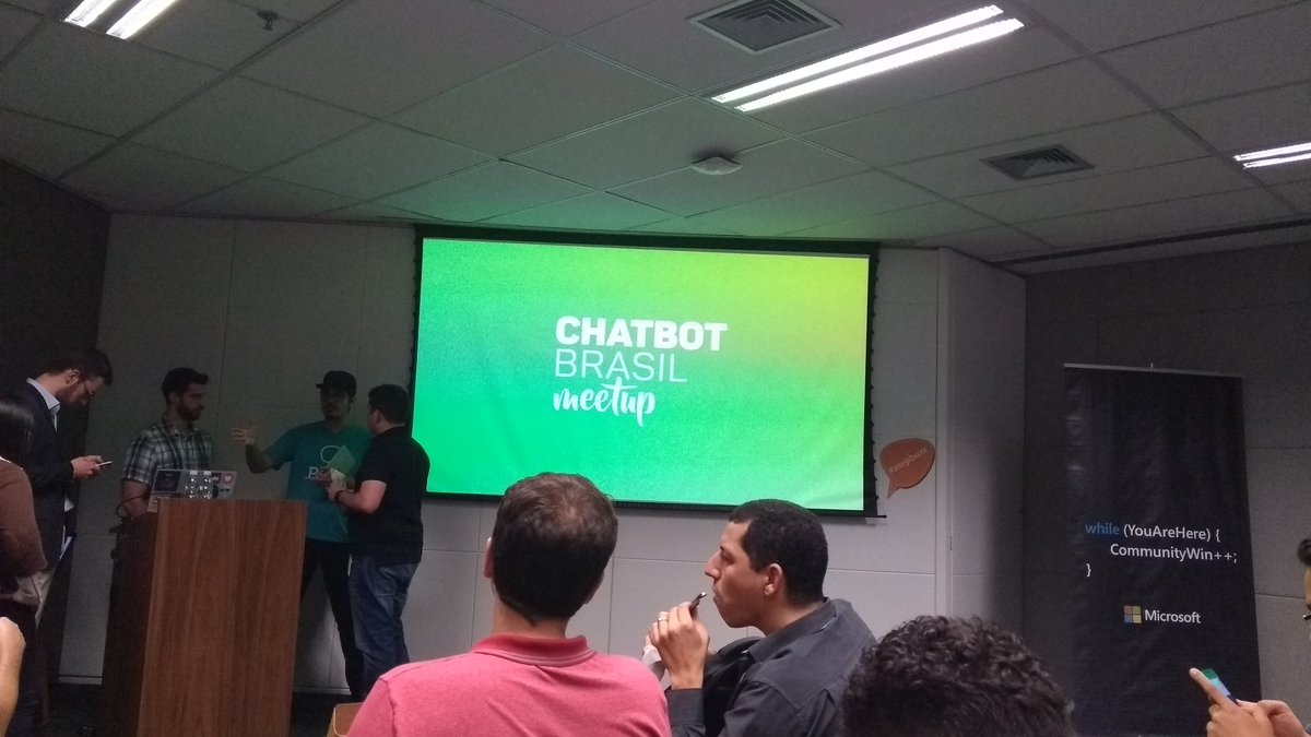 Magnator's tweet photo. Começando 16° Meetup #BotsBrasil #ChatbotBrasil https://t.co/hP9fv0vkPh