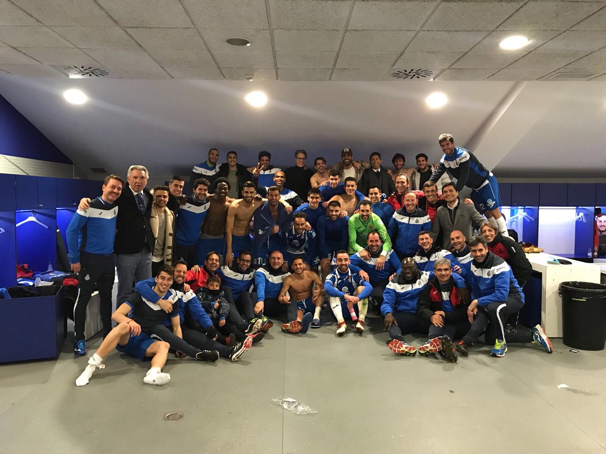 SergiDarder's tweet photo. Grande equipo. Nos lo merecíamos!! +3 @RCDEspanyol ⚪️🔵⚪️🔵 https://t.co/basZWJ0jxZ