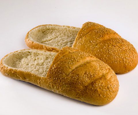 Punch_Lion's tweet photo. Alternative use of your bread #toasty #breadwatch #breadly https://t.co/XnZqByvhwv