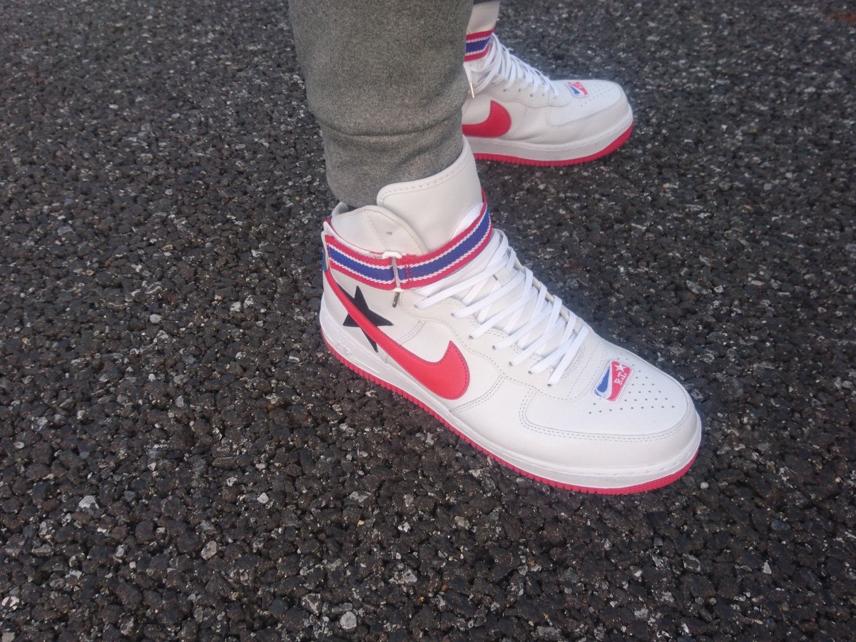sakamichikudaru's tweet photo. おはようございます!今日はAIR FORCE1×RTで出勤です!★がお気に入り!
#Nike
#AF1
#nikert https://t.co/OEnpwLtniy