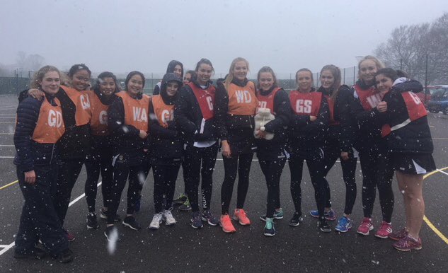 EpsomC_Netball's tweet image. Our seniors won’t let a little bit of snow stop them.  Even with the option of sports hall training they stuck it out.  But can you spot the hot water bottle? #HardCoreTraining #WhatSnow #NetballNeverStops