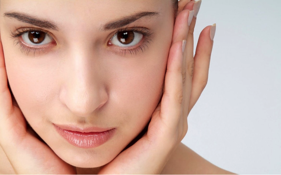 BeBeAndBella's tweet photo. From the outside, and the inside, Bebe and Bella attacks the ravages of free radicals with probiotics in topical and oral forms, working in tandem to help you defy aging in a whole new way. https://t.co/I3a8Ev0fC3
