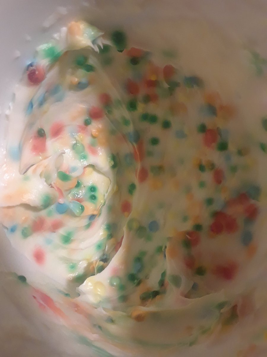 PerplexedLumen's tweet image. |: I'm advocating for the rights of LGBTQ frosting.

...I may be a little nice.
I'm slrry. #Equality